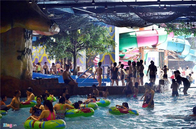 Điều hòa, bia hơi, bán chạy, nắng nóng, Hà Nội, bể bơi, nhân viên, bán hàng, đá sạch