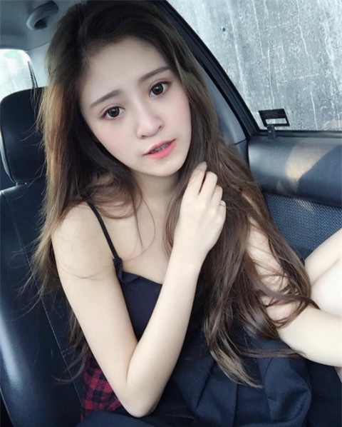 Đây là nữ y tá xinh đẹp khiến các chàng trai tự nguyện... xin được ốm! - Ảnh 13.