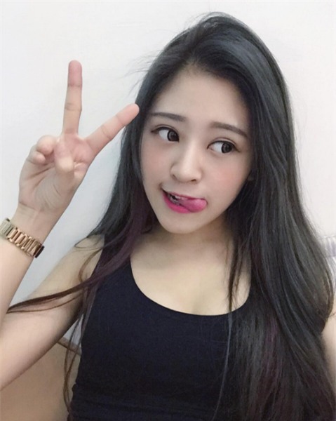 Đây là nữ y tá xinh đẹp khiến các chàng trai tự nguyện... xin được ốm! - Ảnh 5.