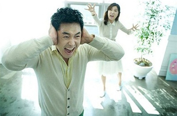 Chuyện chăn gối cũng bị ‘lệch nhịp’ khi mùa Euro đến