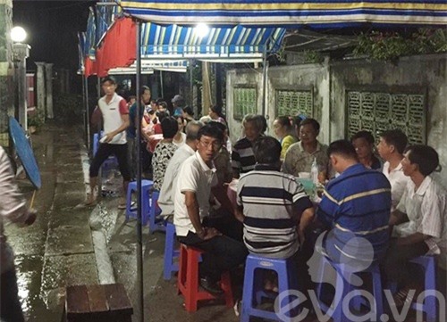 ky han dien vay cuoi xuyen thau tiep don hang xom trong ngay vui - 5