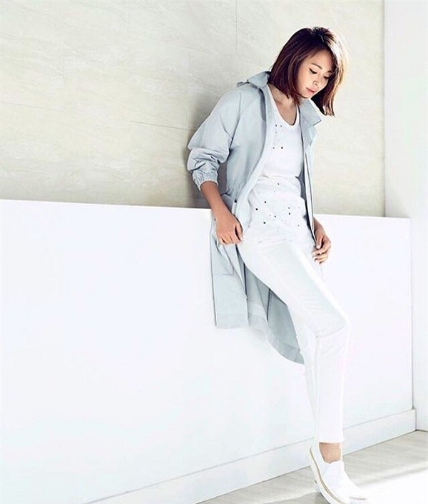 Hè này, trắng tinh khôi sẽ dẫn đầu bảng xếp hạng sắc màu thời trang.