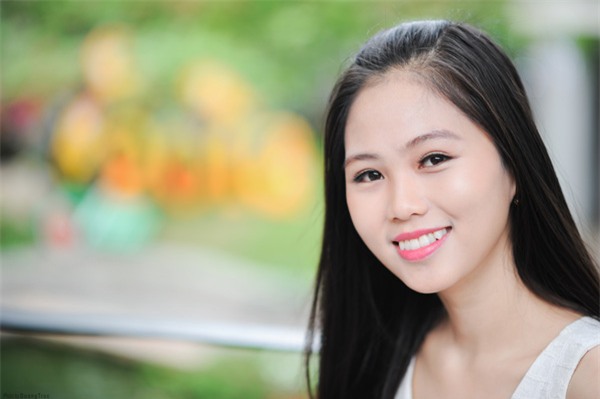 Hoàng Thị Phương Thảo – Hoa khôi cuộc thi Nữ sinh viên Việt Nam duyên dáng 2014