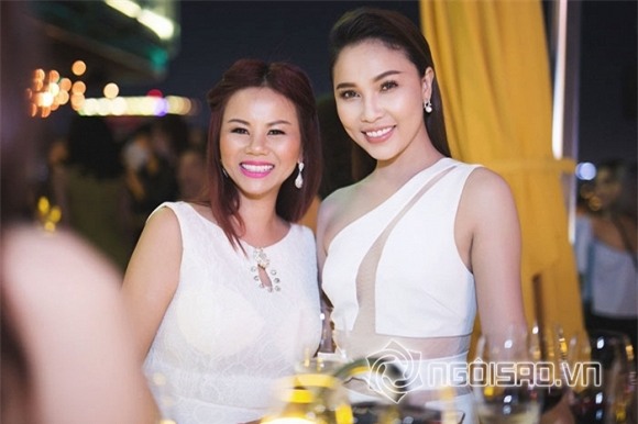 Ngọc Trinh đọ sắc cùng Hoa hậu Hàn Quốc, Trung Quốc trong Đêm hội chân dài 10 17
