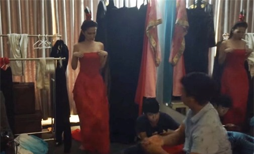 Ngọc Trinh lộ hàng 2