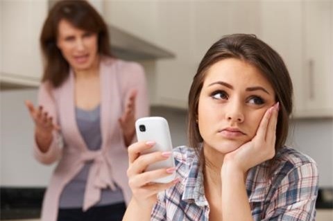 5 sai lam cua bo me Viet lam hai con tuoi teen