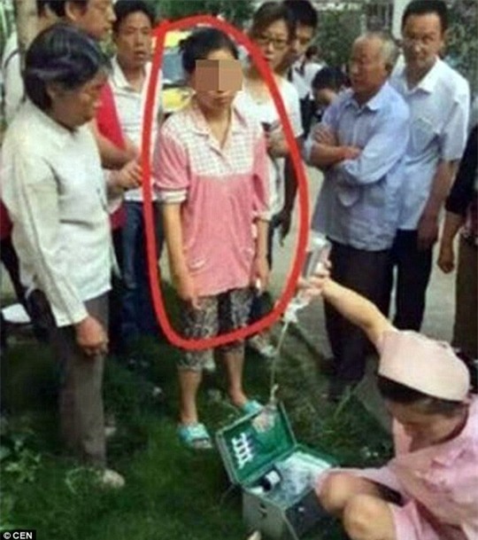 Người mẹ rõ ràng đã giận quá mất khôn. Ảnh: CEN