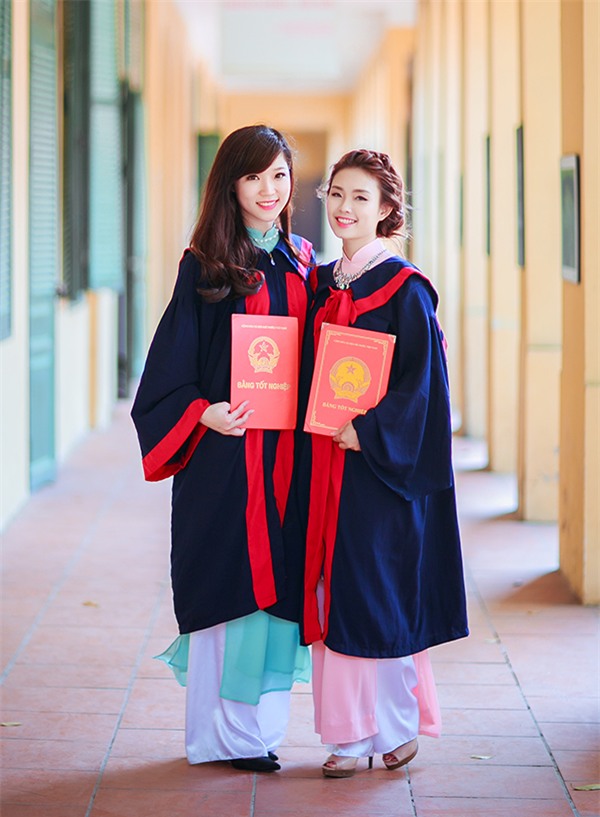 Yến và bạn học.