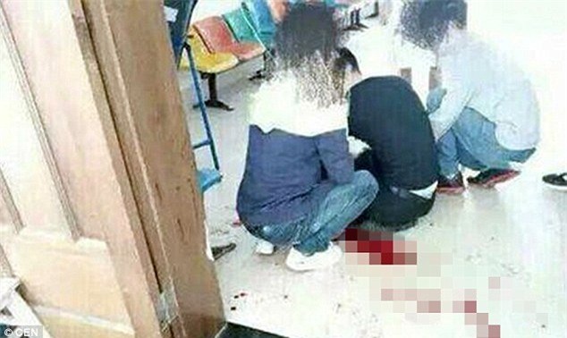 tq: bi ban cung phong ktx dam chet vi hat to hinh anh 1