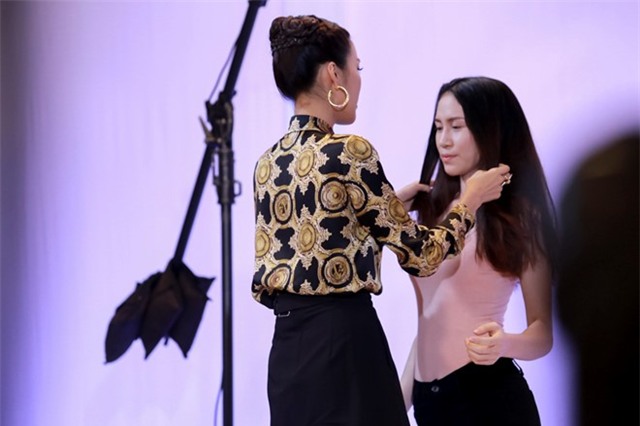 Lan Khue yeu cau Pham Huong im lang tren song truyen hinh hinh anh 5