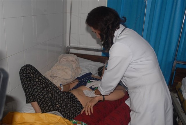 Co gai tu vong sau khi an banh mi hinh anh 1