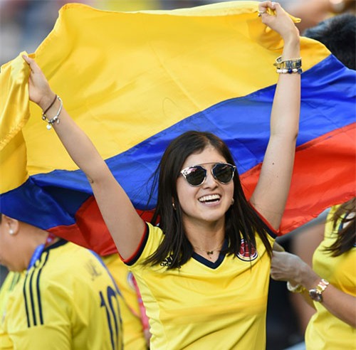 can canh dan cdv nu “ham nong” bau khong khi copa america 2016 hinh anh 11