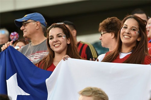 can canh dan cdv nu “ham nong” bau khong khi copa america 2016 hinh anh 6