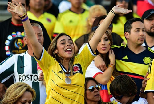 can canh dan cdv nu “ham nong” bau khong khi copa america 2016 hinh anh 8