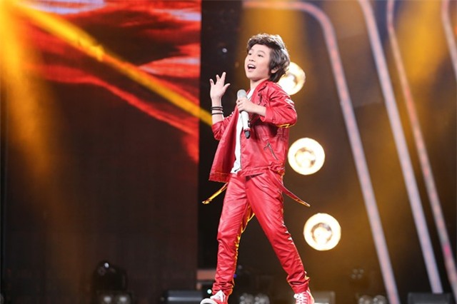 Ho Van Cuong khien giam khao rung roi khi hat cai luong hinh anh 4