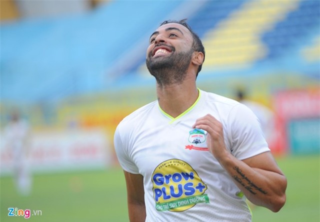 HAGL ra mắt tân binh khủng: Lại Tây... đi bộ - Ảnh 1.