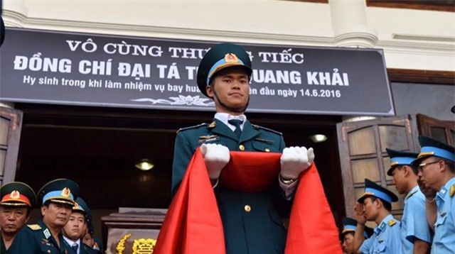 Hinh anh xuc dong trong dam tang phi cong Tran Quang Khai hinh anh 12