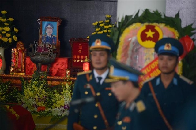 Hinh anh xuc dong trong dam tang phi cong Tran Quang Khai hinh anh 2