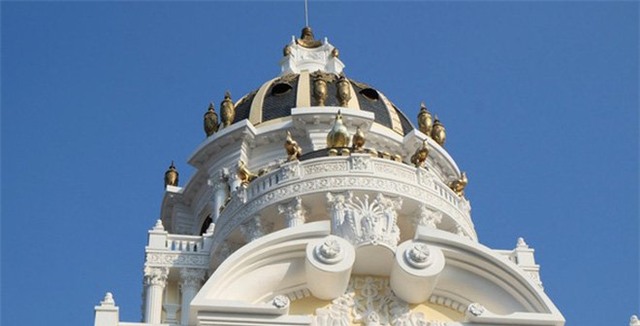 lâu đài, lâu đài gà vàng, lâu đài của đại gia phế liệu, đại gia phế liệu