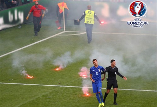 cdv croatia am muu lam loan o tran gap tay ban nha hinh anh 2