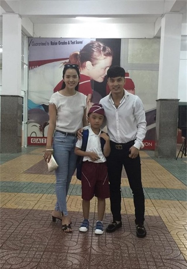 nhieu hotgirl "chao thua" ve ngoai cua vo ung hoang phuc hinh anh 16