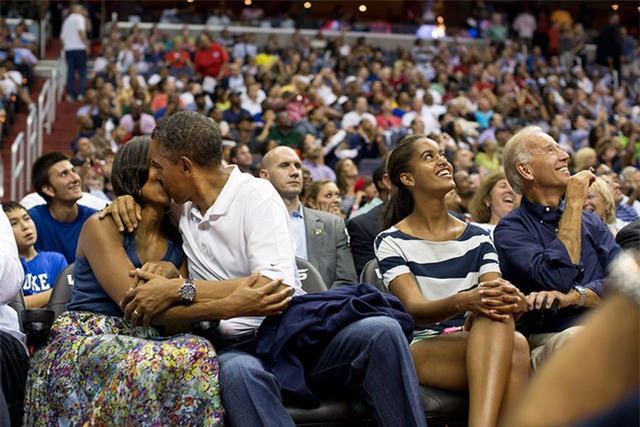 Nhiếp ảnh gia Nhà Trắng: 8 năm, hơn 2 triệu bức ảnh về Tổng thống Obama - Ảnh 9.