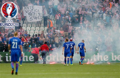 de cdv gay roi, ldbd croatia bi uefa phat 100.000 euro hinh anh 1