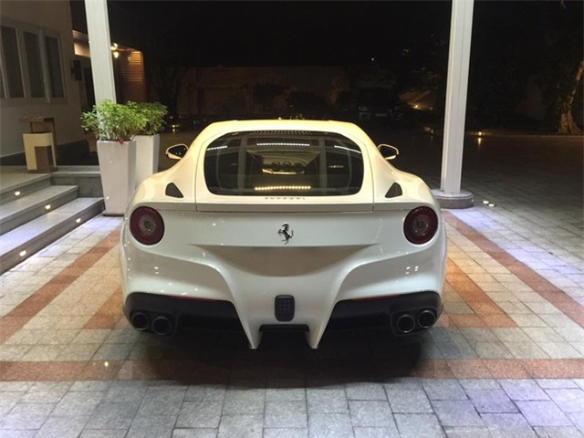Em trai Phan Thành khoe quà tốt nghiệp là siêu xe Ferrari trị giá hơn 16 tỷ đồng - Ảnh 10.