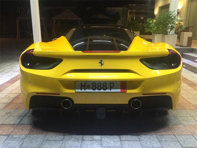 Em trai Phan Thành khoe quà tốt nghiệp là siêu xe Ferrari trị giá hơn 16 tỷ đồng - Ảnh 3.