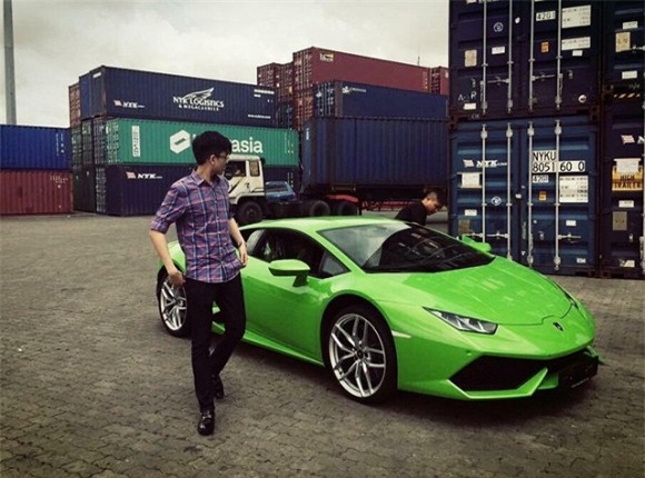 Em trai Phan Thành khoe quà tốt nghiệp là siêu xe Ferrari trị giá hơn 16 tỷ đồng - Ảnh 8.