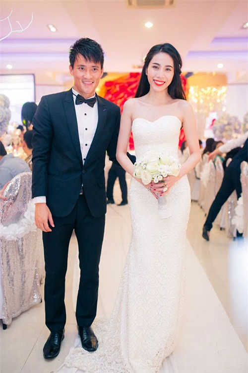 2 cau thu dien trai, dao hoa cuoi vo xon xao nhat showbiz - 3