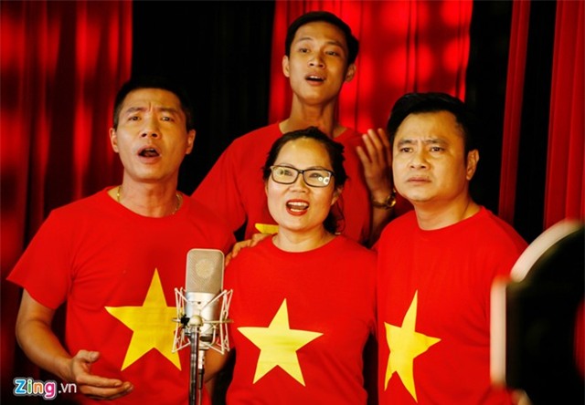 NS Cong Ly, Tu Long hat vinh danh chien si CASA va SU-30 hinh anh 3