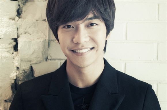 'Chàng rể quốc dân' Lee Seung Gi bị nghi đã lấy vợ và có con 2