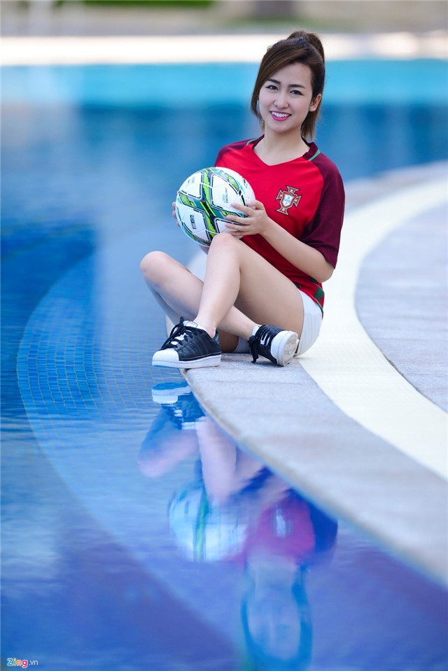 DJ Trang Moon mong Ronaldo 'no sung' giai toa con khat hinh anh 10