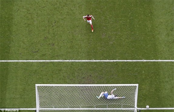 Hiện tượng Iceland đánh bại Áo, chạm trán Anh ở vòng knock-out - Ảnh 7.