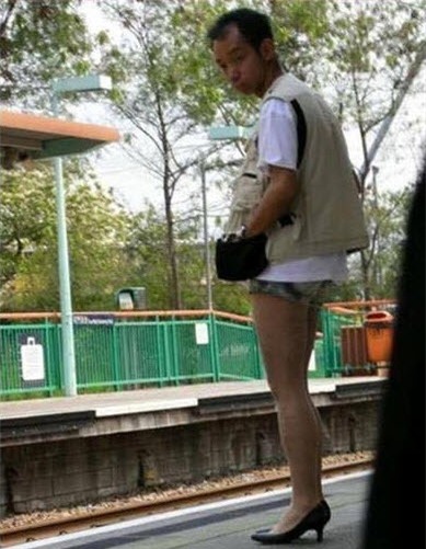 Đôi chân thon dài nuột nà khiến nửa thế giới ngã ngửa - Ảnh 2.