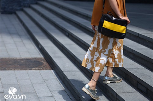 mac troi nang nong, chi em ha noi van mac dep 