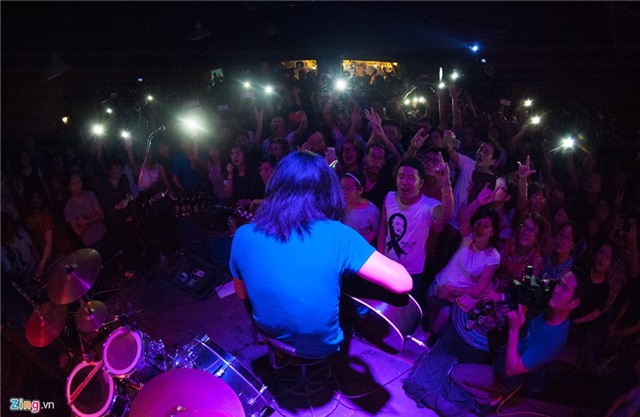 Dac quanh chat rock trong dem nhac tuong nho Tran Lap hinh anh 1