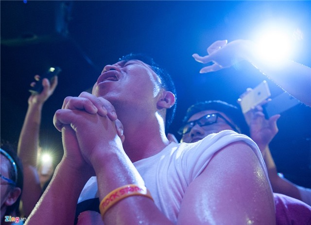 Dac quanh chat rock trong dem nhac tuong nho Tran Lap hinh anh 13