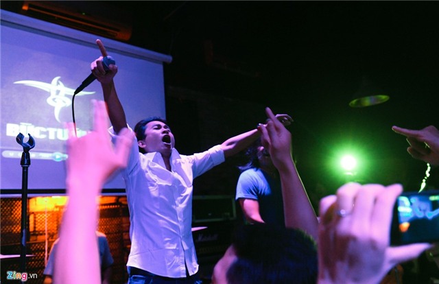 Dac quanh chat rock trong dem nhac tuong nho Tran Lap hinh anh 7