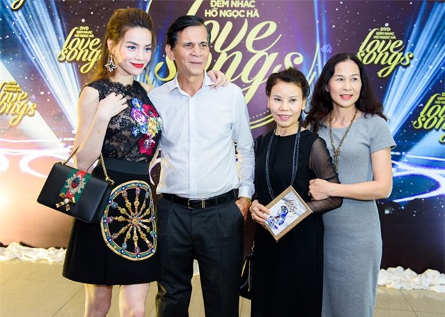 Ho Ngoc Ha pha le dua hoc tro cung The Face roi nha chung hinh anh 11