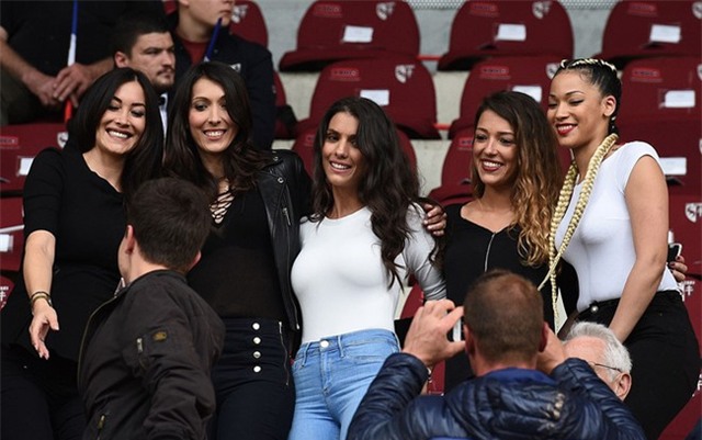 WAGs Pháp chơi sang nhất Euro 2016 - Ảnh 1.