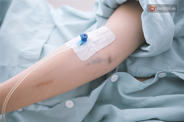 Cô gái trẻ ung thư máu và chàng trai 7 năm luôn bên cạnh để nói: Có anh ở đây mà... - Ảnh 9.