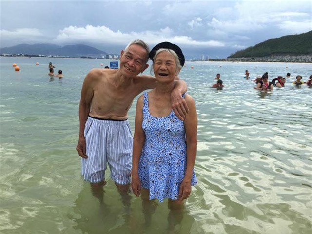 bo anh cu ong nam tay cu ba tam bien khien dan mang nguong mo - 4