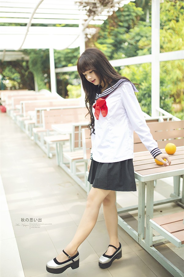 Bộ ảnh này được chụp ở công viên quận 4, TP.HCM với ý tưởng diễn vai một nữ sinh trung học mang phong cách truyện tranh Nhật Bản.