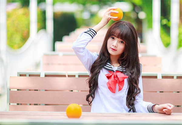 Hiện nay, Hương có một quán cà phê và dự định mở thêm một nhà hàng.