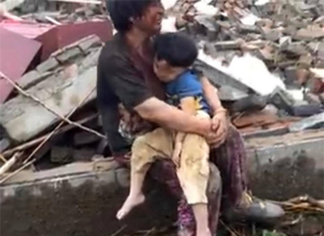 Hành động của người đàn ông này đã khiến người người rơi lệ vì cảm động - Ảnh 6.