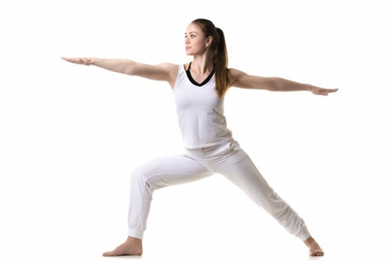 7-dong-tac-yoga-giup-tang-size-nguc-khong-can-dao-keo