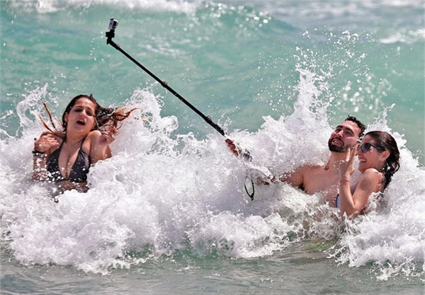 7-nguoi-chet-chi-vi-mot-buc-anh-tu-suong