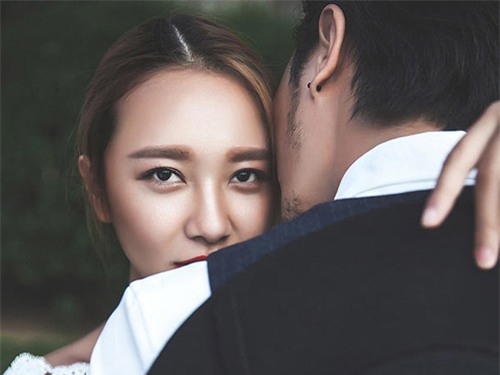 bo nguoi yeu 8 nam, lay vo giau de nhan cai ket khong nhu mo - 2